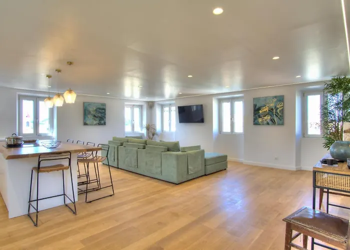The Heritage Penthouse! Old City Centre
