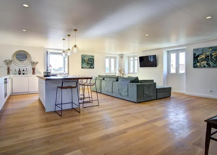 The Heritage Penthouse! Old City Centre
