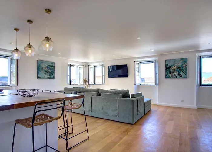 The Heritage Penthouse! Old City Centre